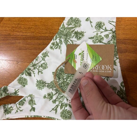 Berlook Bikini Swimsuit Women's Size Large White Green NWT Regency Cottagecore - Picture 3 of 5